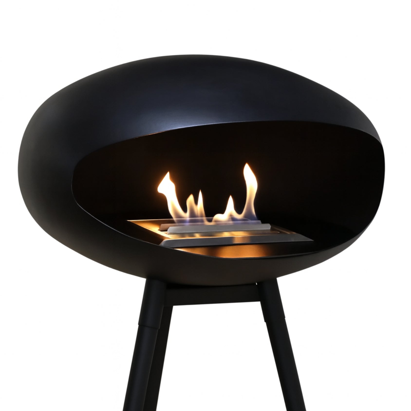 Close-up bio ethanol haard zwarte poten