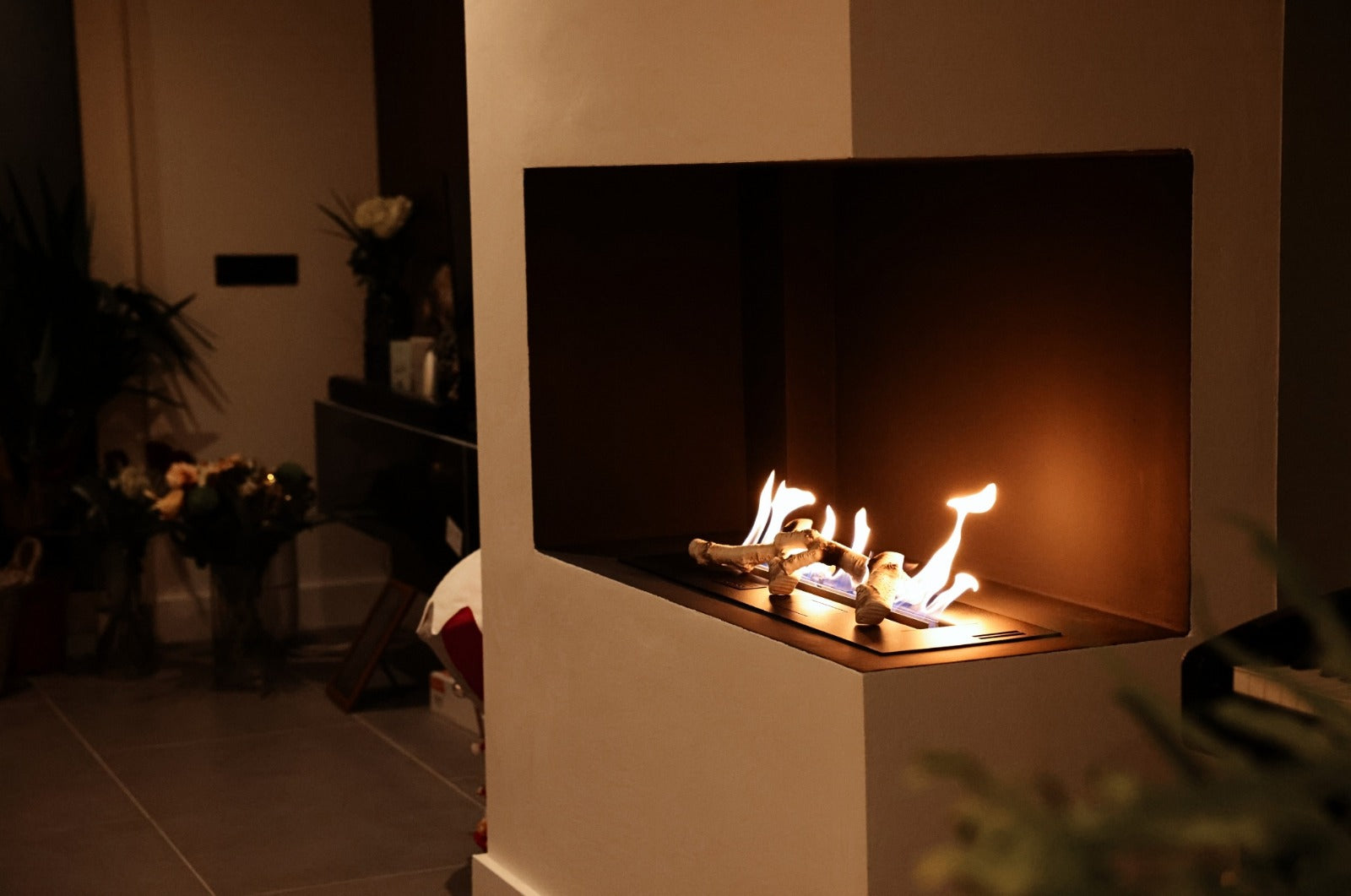 Built-in corner fireplace